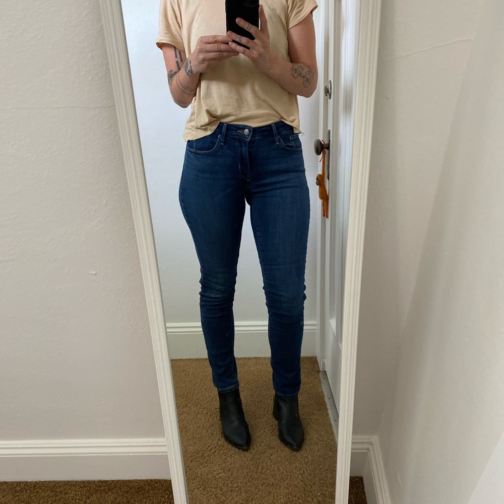 Mid rise skinny Levi’s